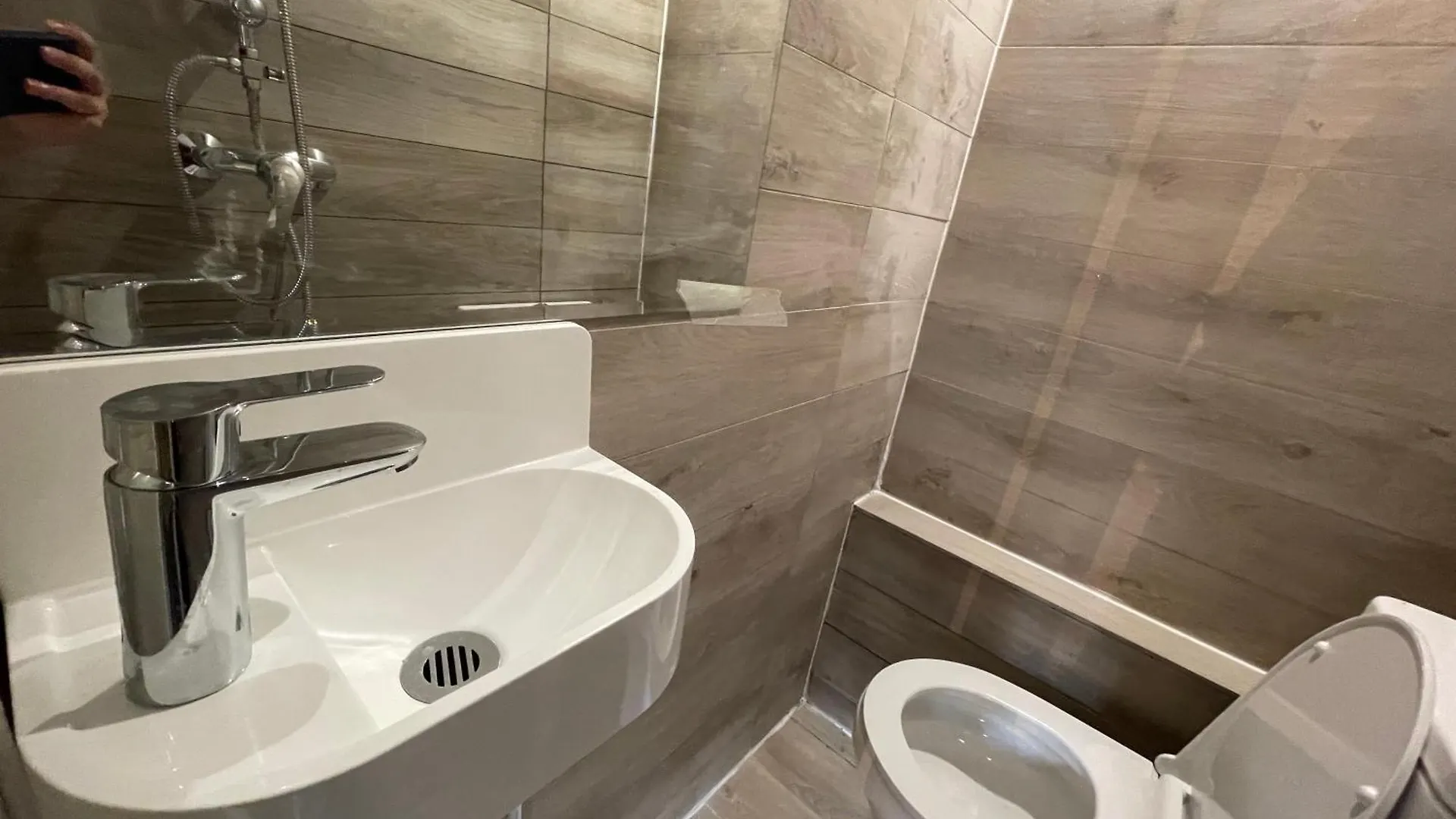 Studette Pour Etudiante, Proche De La Tour Eiffel Apartment Paris