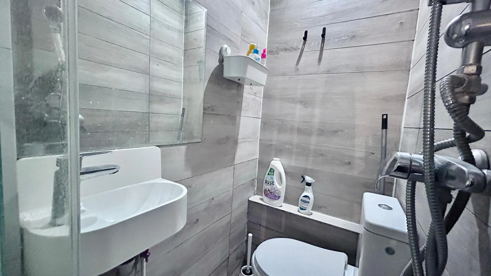 Studette Pour Etudiante, Proche De La Tour Eiffel Apartment Paris France