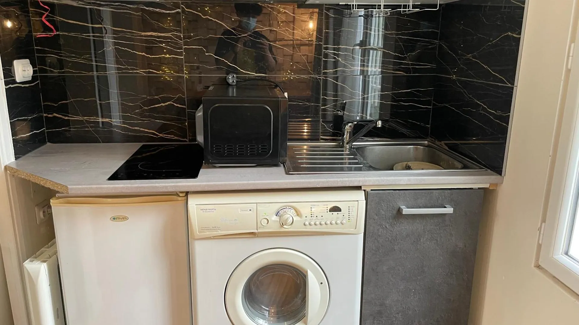 Studette Pour Etudiante, Proche De La Tour Eiffel Apartment Paris 0*,  France