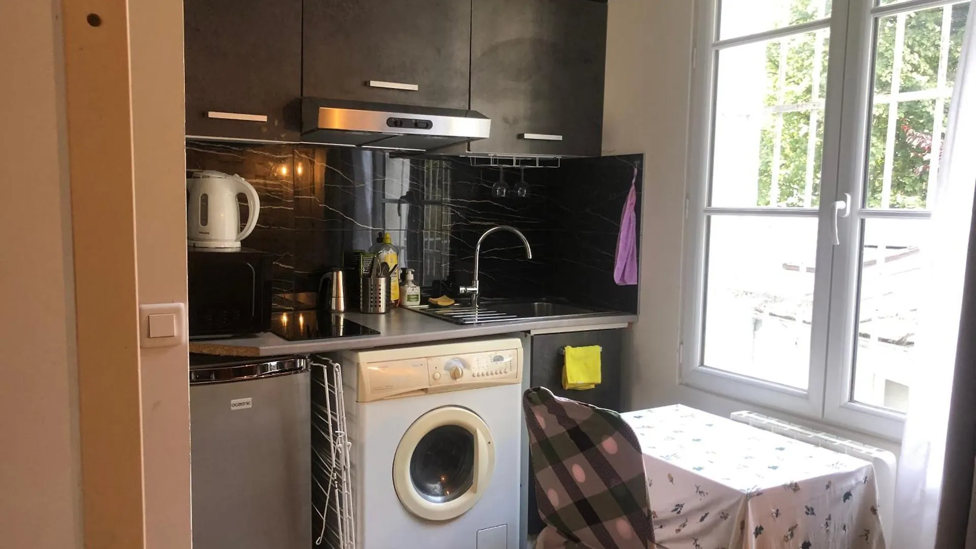 Studette Pour Etudiante, Proche De La Tour Eiffel Apartment Paris