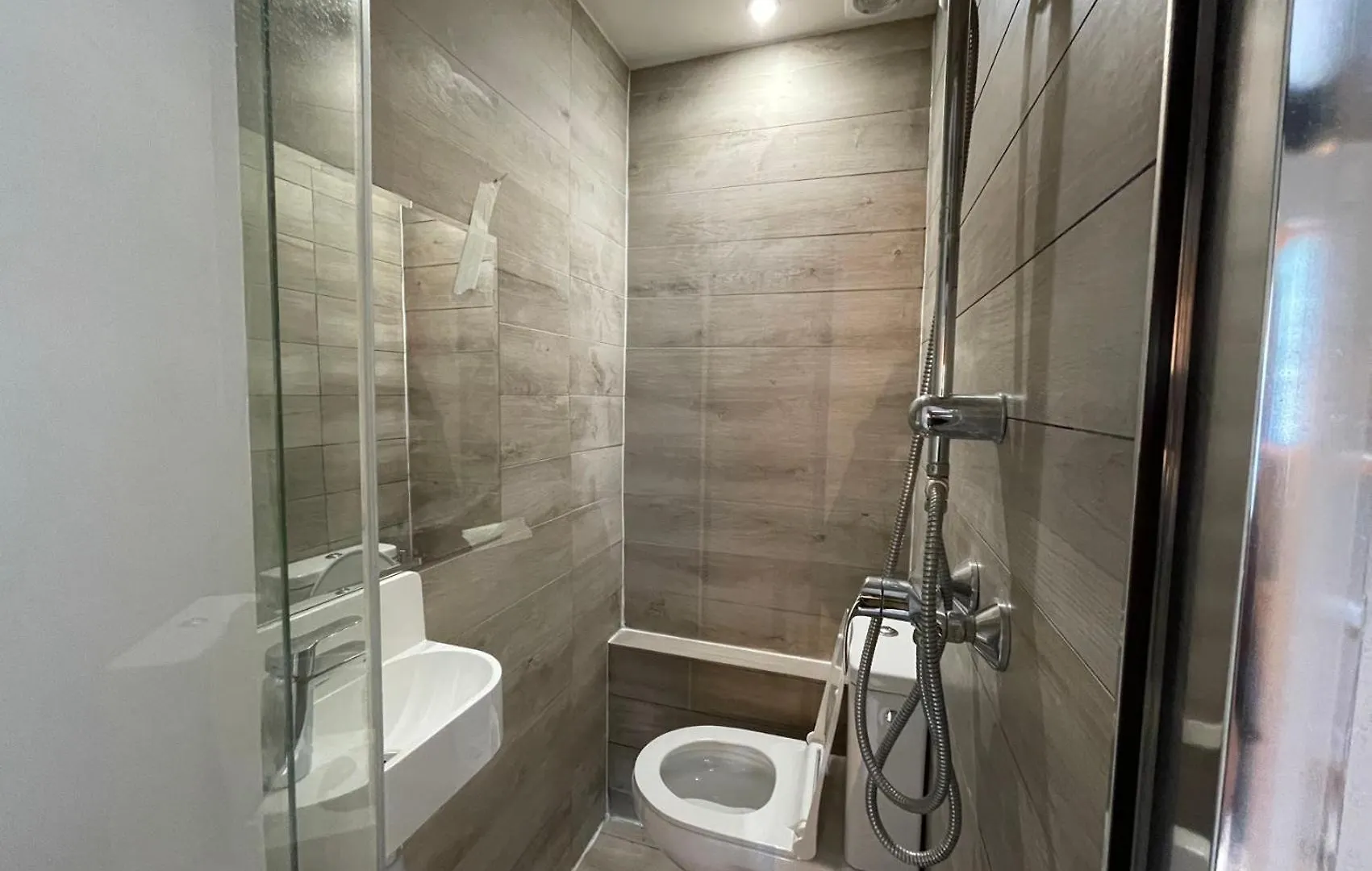 Studette Pour Etudiante, Proche De La Tour Eiffel Apartment Paris
